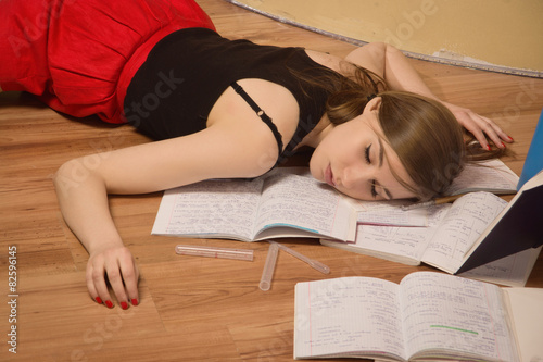 Photos Lifeless college girl in a room