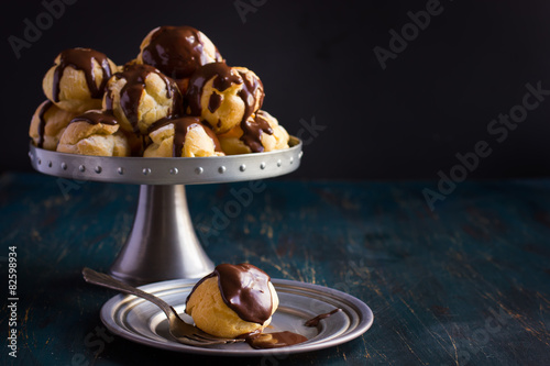  profiteroles with cream and chocolate sauce