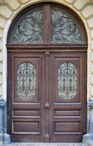 Old door © Pavlo Burdyak
