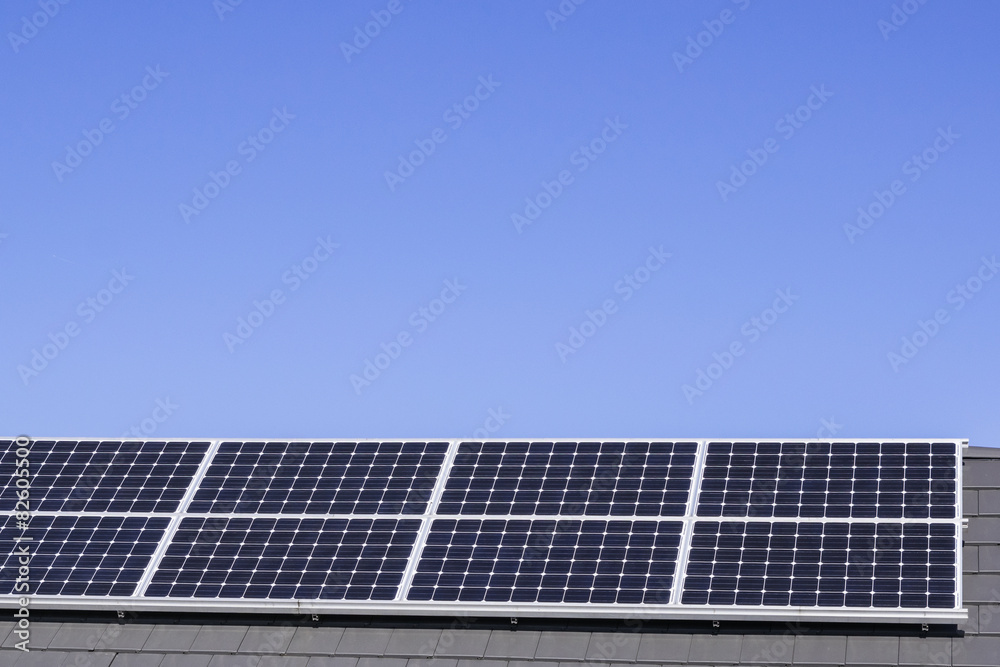 Solar Panel photovoltaikanlage auf dem Dach eines Haus Solar Panel photovoltaikanlage auf dem Dach eines Haus