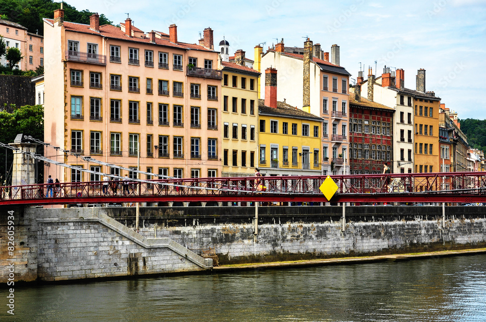 Lyon, Francia, pasarela Saint-Vincent sobre el río Saona