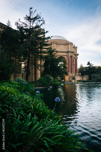 Photography Lake and Palace of Fine Arts Theater, in San Francisco, Californ