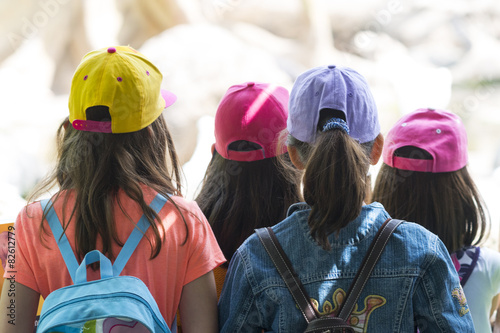 Fotografie Niñas con gorra