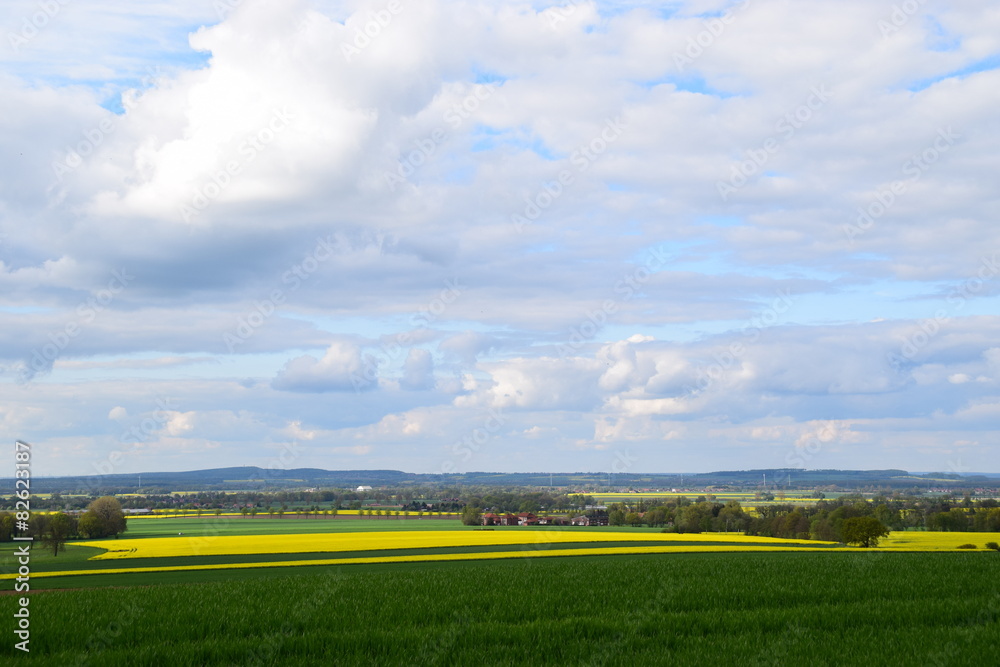 Obraz premium Frühlingswolken über Schaumburg