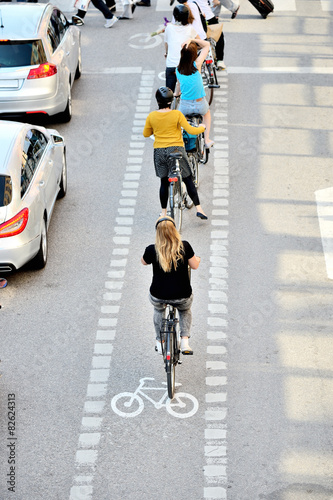 Canvas Print Bikes in bike lane queue