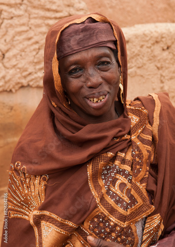 Hausa women in Zinder, Niger photo