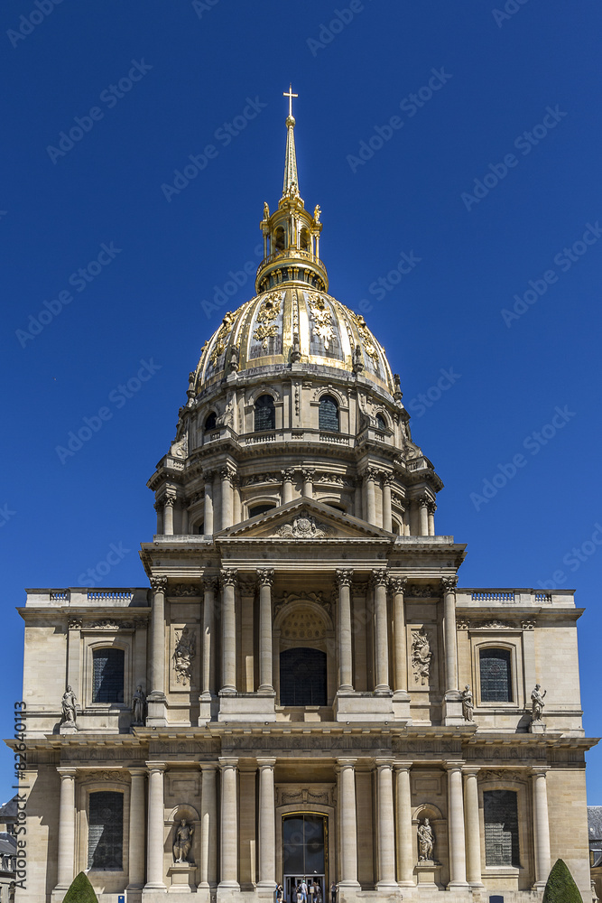 Chapel of Saint-Louis-des-Invalides (1679). Paris, France.