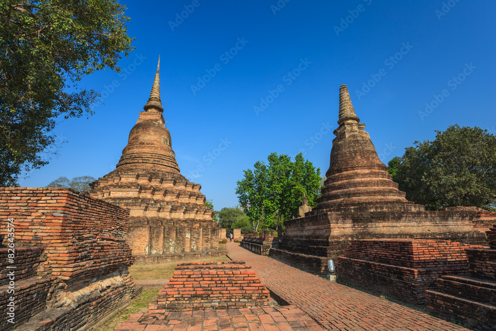 Fototapeta premium old temple at Chiangmai province of Thailand