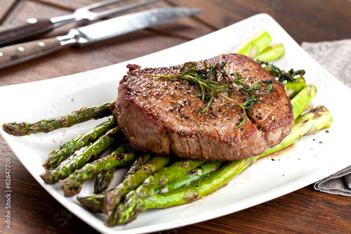 Steak mit spargel