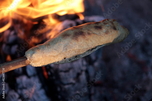 stockbrot zubereiten photo