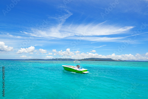 南国の美しいビーチと紺碧の空     © sunabesyou