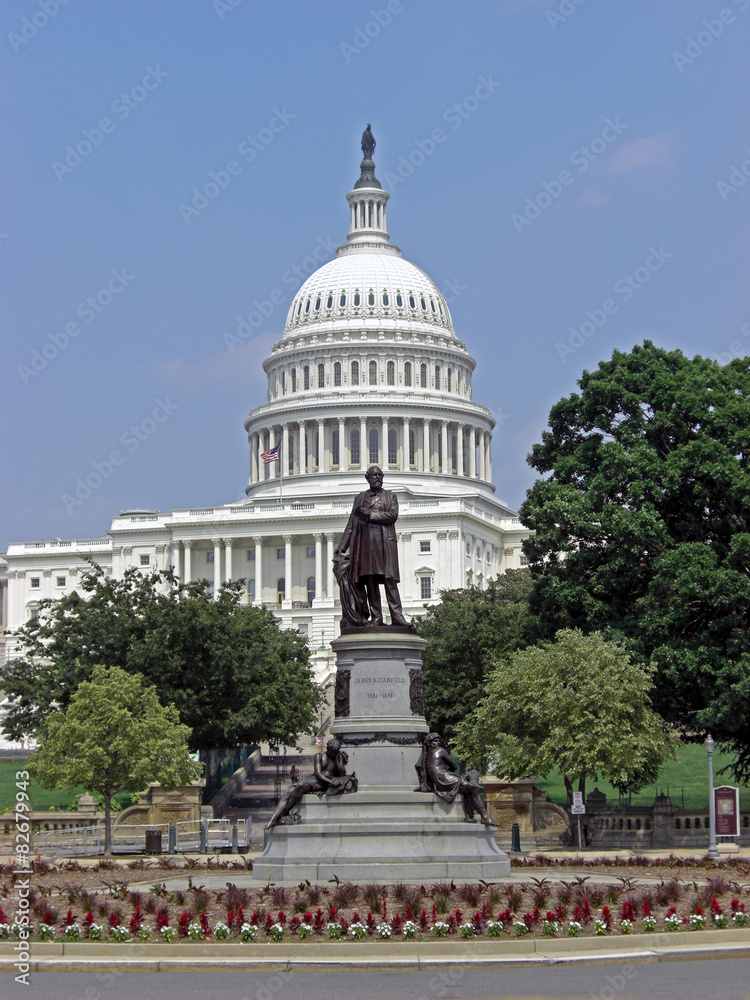 Washington State Capitol with statue of James Carfield in Washin