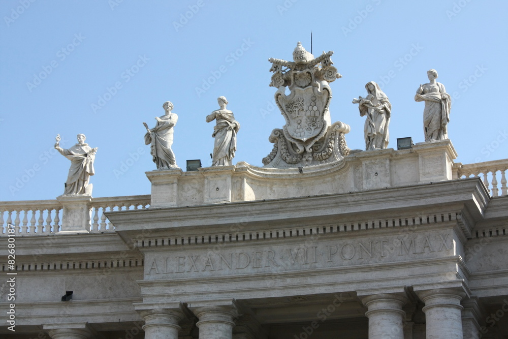 バチカン市国のサンピエトロ大聖堂の彫刻