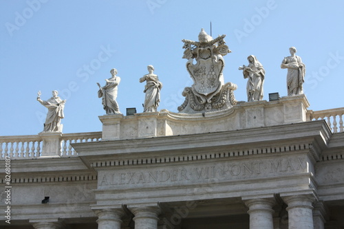 バチカン市国のサンピエトロ大聖堂の彫刻