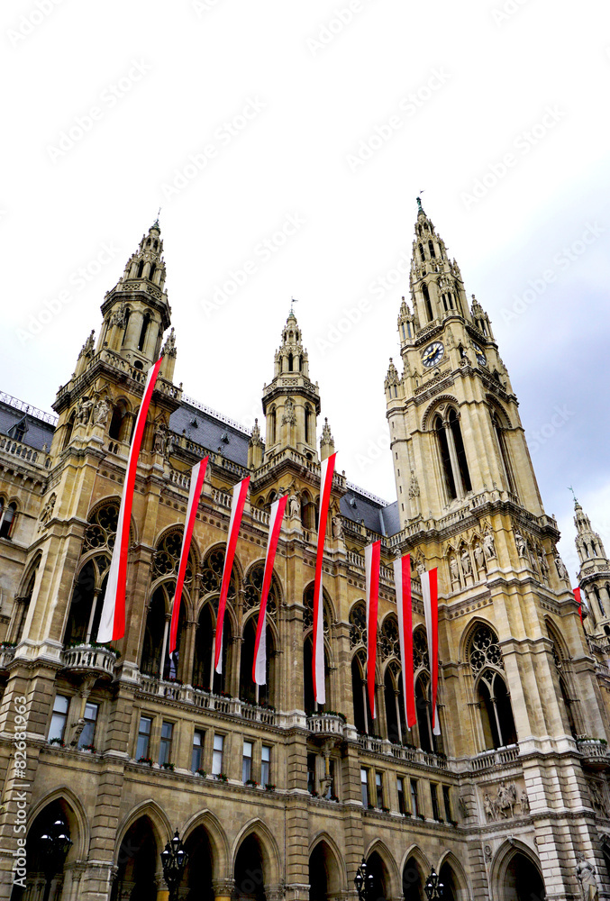 tall city hall in Vienna Austria