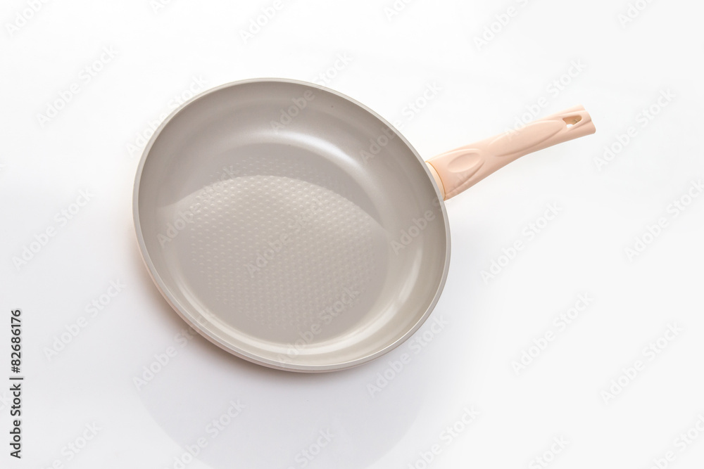 Pfanne auf weißem Hintergrund Pfanne auf weißem Hintergrund