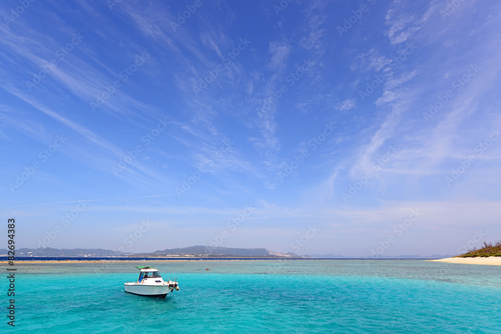 水納島の美しいビーチ