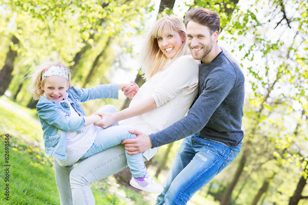 Fototapeta premium familie beim spielen