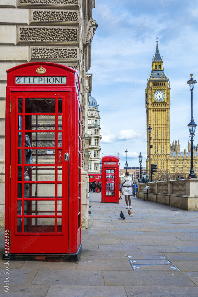 Red phone box with Big Ben