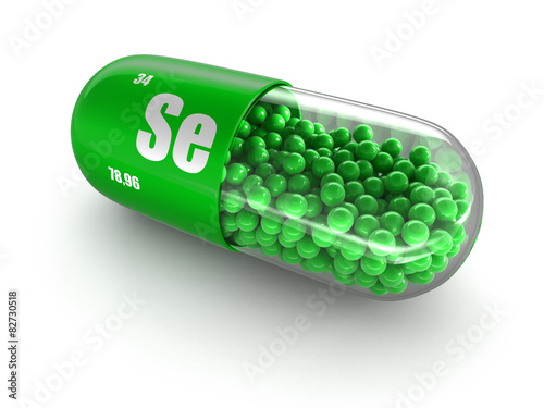 Schilderij op canvas Vitamin capsule Se (clipping path included).
