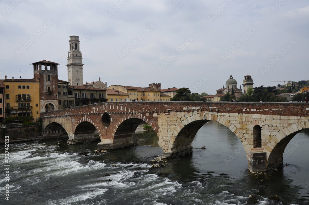 Ponte Pietra, Römer-Brücke, Verona