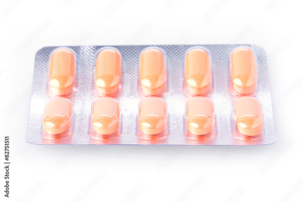 Obraz premium pills of medical isolated on white background