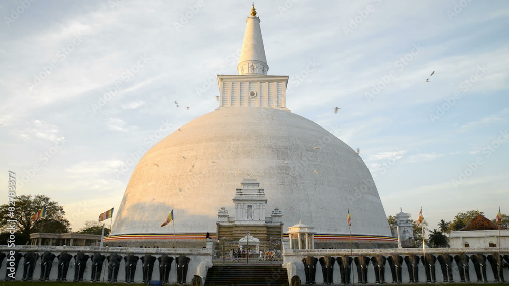 Ruwanwelisaya Chedi in the sacred city of Anuradhapura, Sri Lanka, Asia Ruwanwelisaya Chedi in the sacred city of Anuradhapura, Sri Lanka, Asia