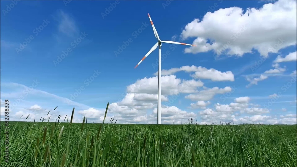 Windenergieanlage im Landwirtschaftlichen Feld Windenergieanlage im Landwirtschaftlichen Feld