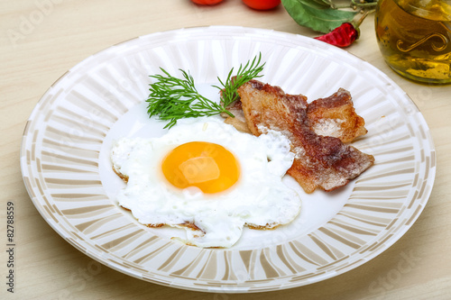 Breakfast - egg with bacon