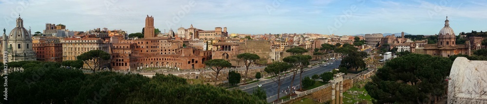 Roma panoramica colosseo e fori imperiali