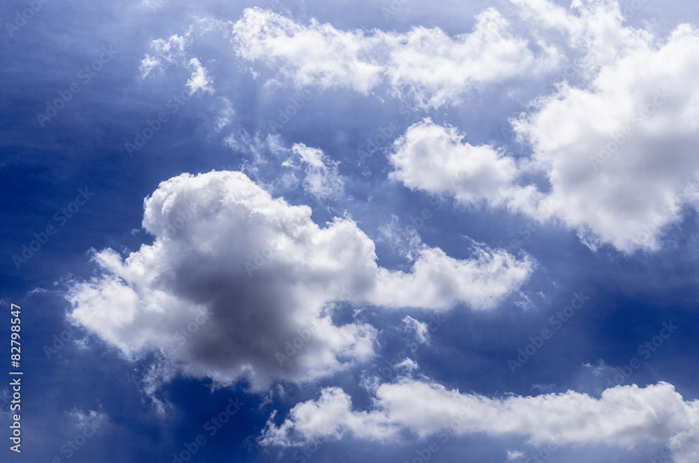 Obraz premium Blue sky with clouds