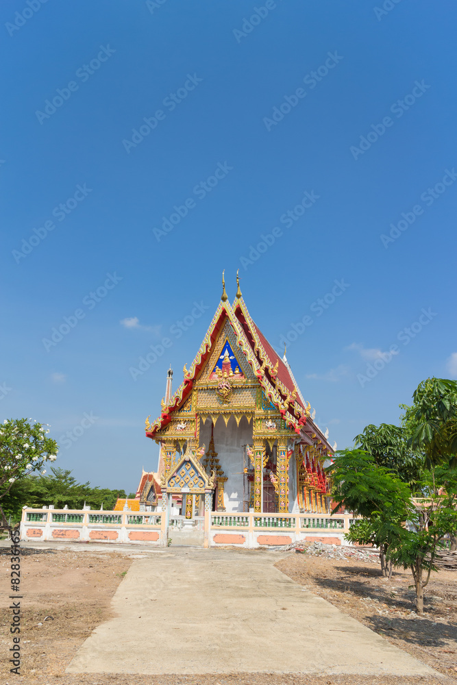 temple with the tree under sunlight at Wat Bang yhetho