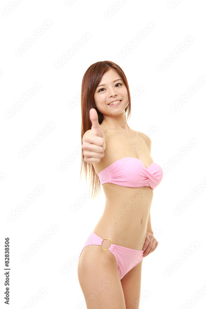 順調なビキニ姿の女性