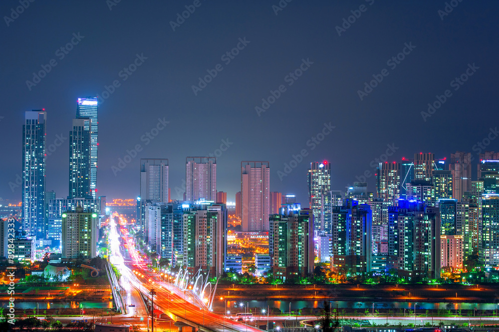 Fototapeta premium South Korea skyline at night.