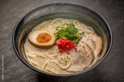 とんこつラーメン　 tonkotsu pork ramen Japanese food photo