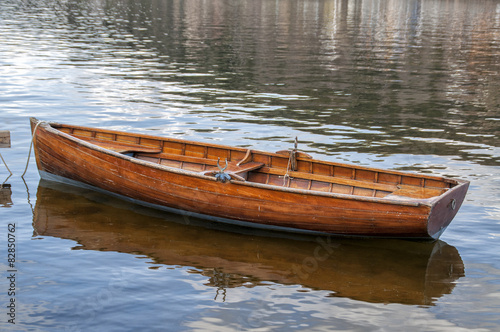Barque en bois ancienne