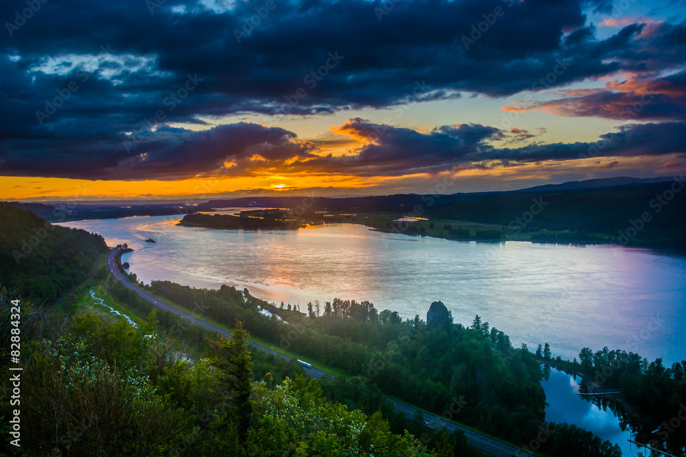 Sunset from the Vista House in Columbia River Gorge, Oregon.