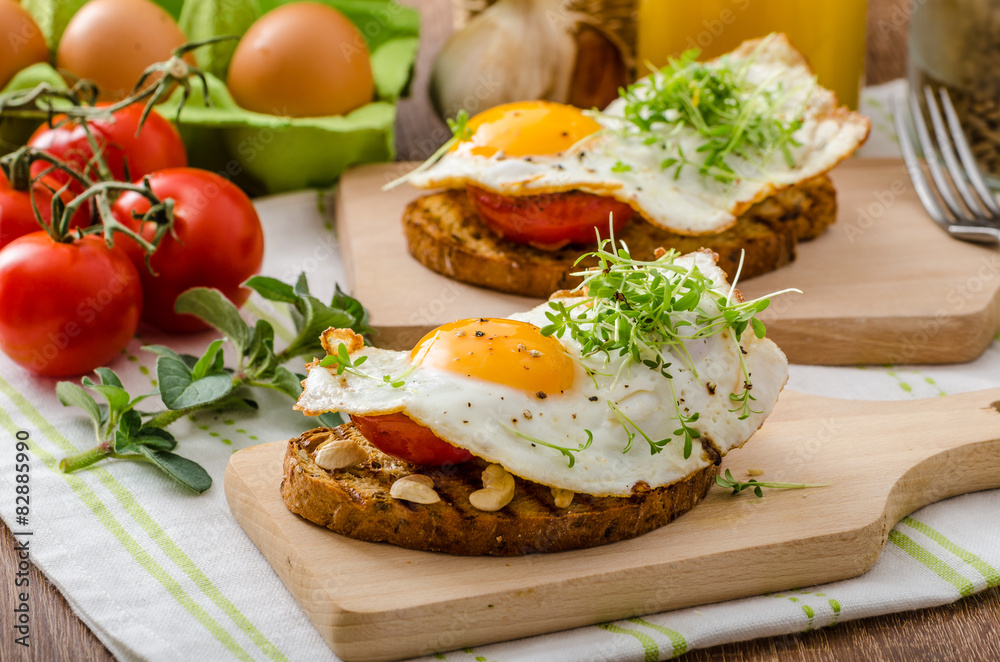 Healthy dinner panini toast, egg and vegetable