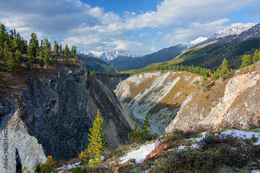 Autumn River Canyon Arhat