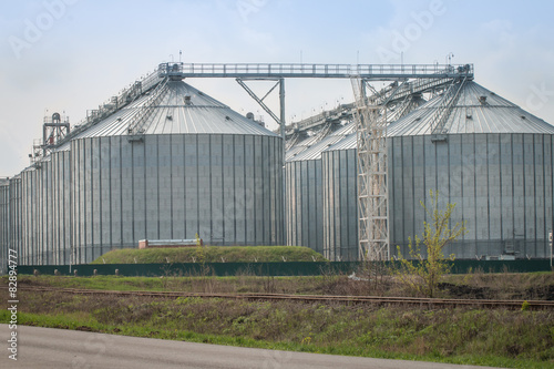 silos for agricultural goods