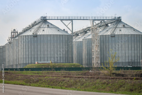 Wallpaper Mural silos for agricultural goods Torontodigital.ca