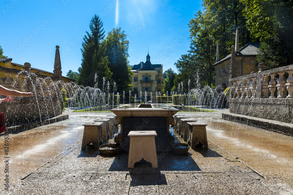 Fototapeta premium Wasserspiele, Fürstentisch, Römisches Theater, Schloß Hellbrunn