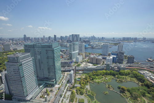 高層ビルから東京湾の眺め