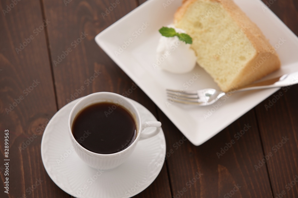 コーヒーとシフォンケーキ コーヒーとシフォンケーキ