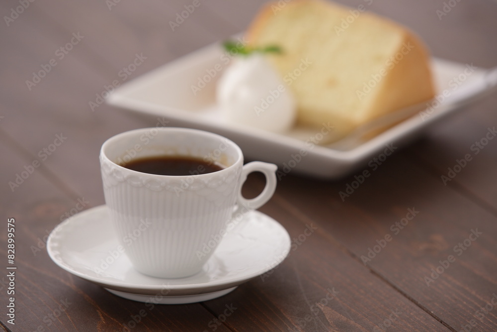 コーヒーとシフォンケーキ コーヒーとシフォンケーキ