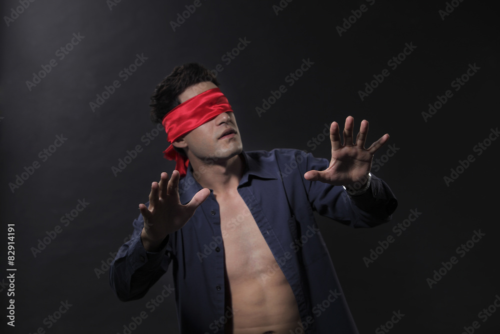 Obraz premium blindfolded