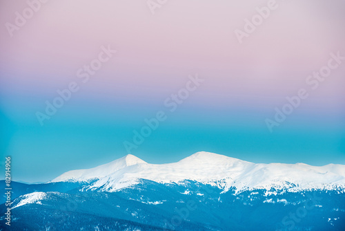 Sunset in winter mountains © Pavlo Vakhrushev