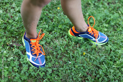 Frau mit Laufschuhen