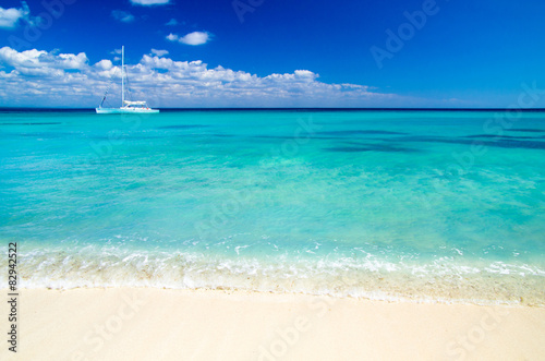 Fototapeta Naklejka Na Ścianę i Meble -  tropical sea