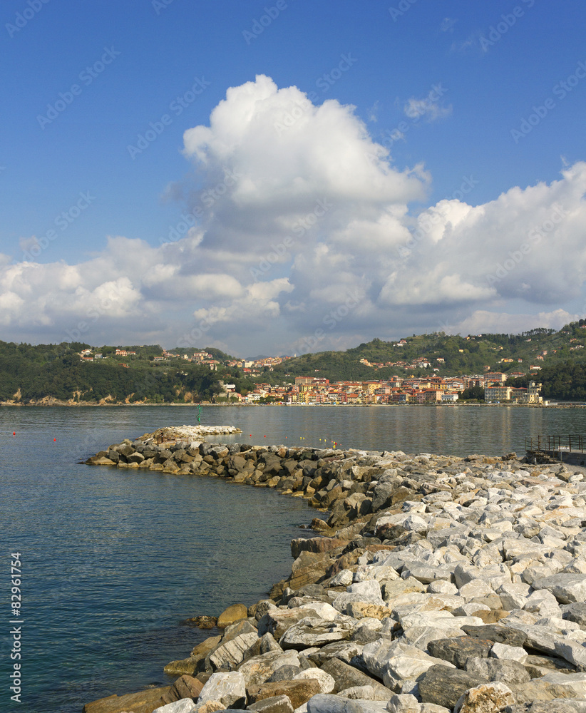 Travel to the Lerici.